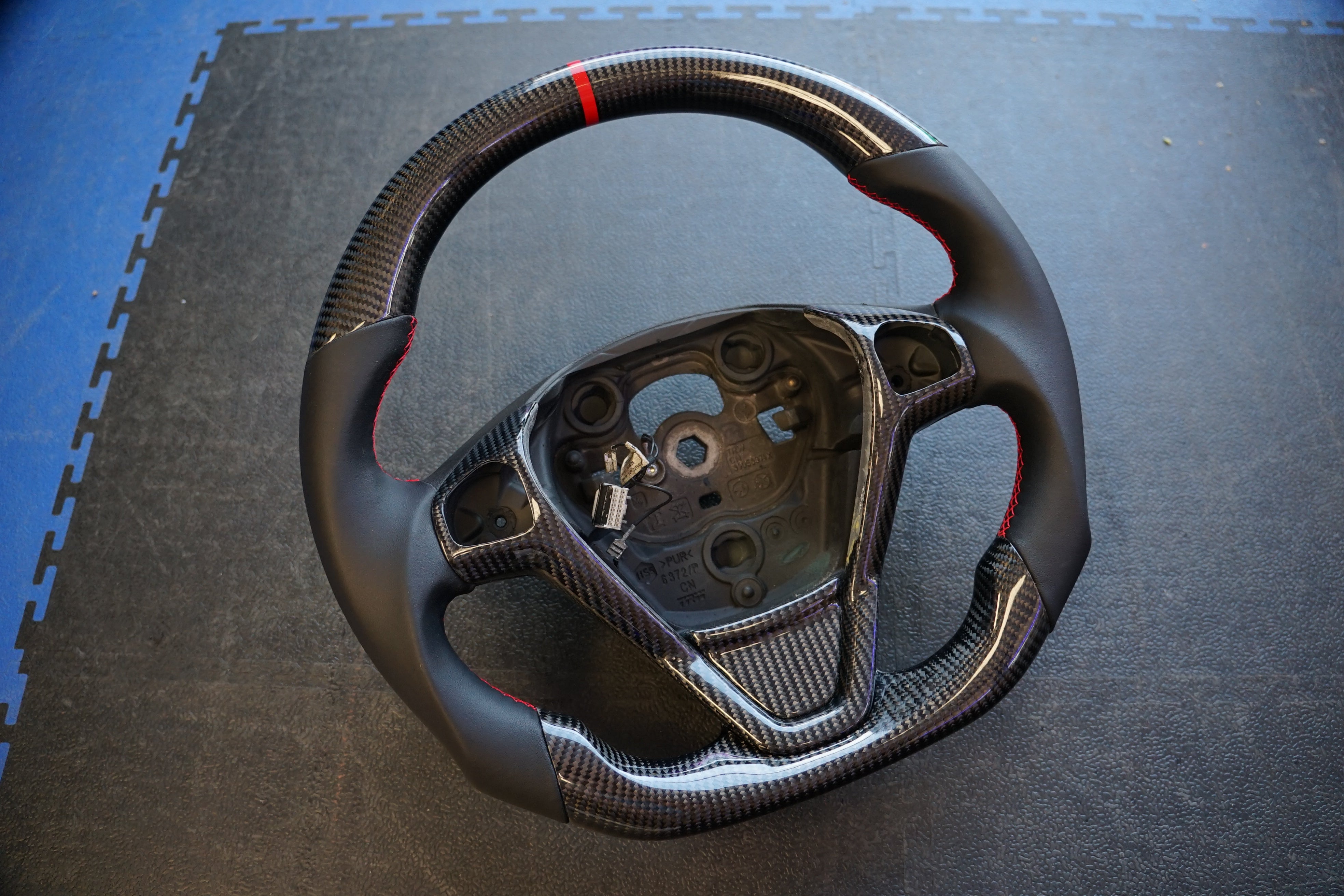 Ford Fiesta MK7 / MK7.5 Carbon Fibre Steering Wheel - SWFIESTA22