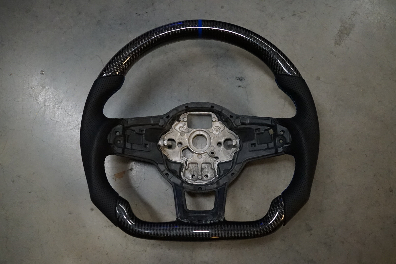 Volkswagen Golf MK7 / MK7.5 Polo MK5 / MK6 Carbon Steering Wheel - SWVWGTIR39