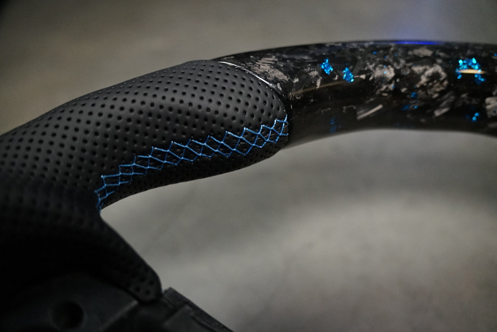 Volkswagen Golf MK7 / MK7.5 Polo MK5 / MK6 Forged Carbon Custom Steering Wheel - SWVWGTIR40