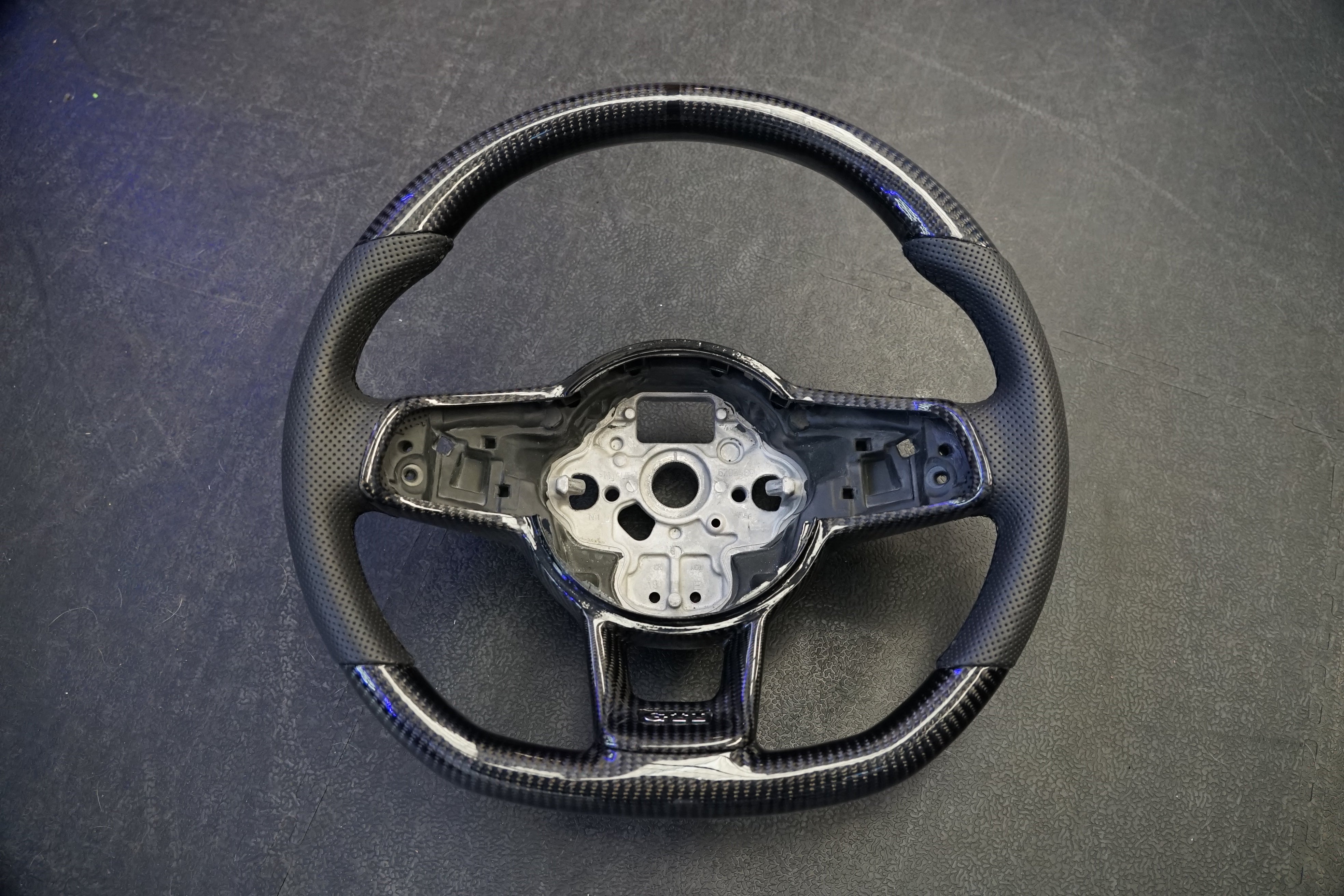 Volkswagen Golf MK7 / MK7.5 Polo MK5 / MK6 Forged Carbon Custom Steering Wheel - SWVWGTIR44