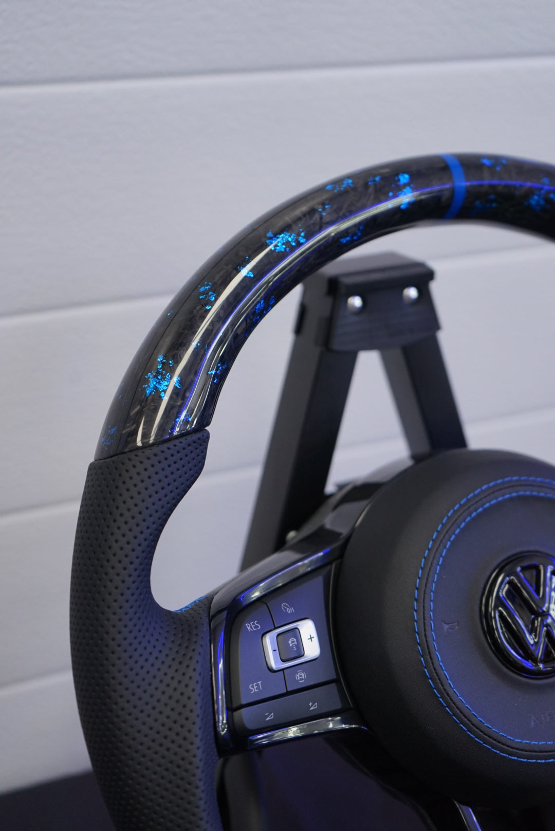 Volkswagen Golf MK7 / MK7.5 Polo MK5 / MK6 Custom Steering Wheel - SWVWGTIR32
