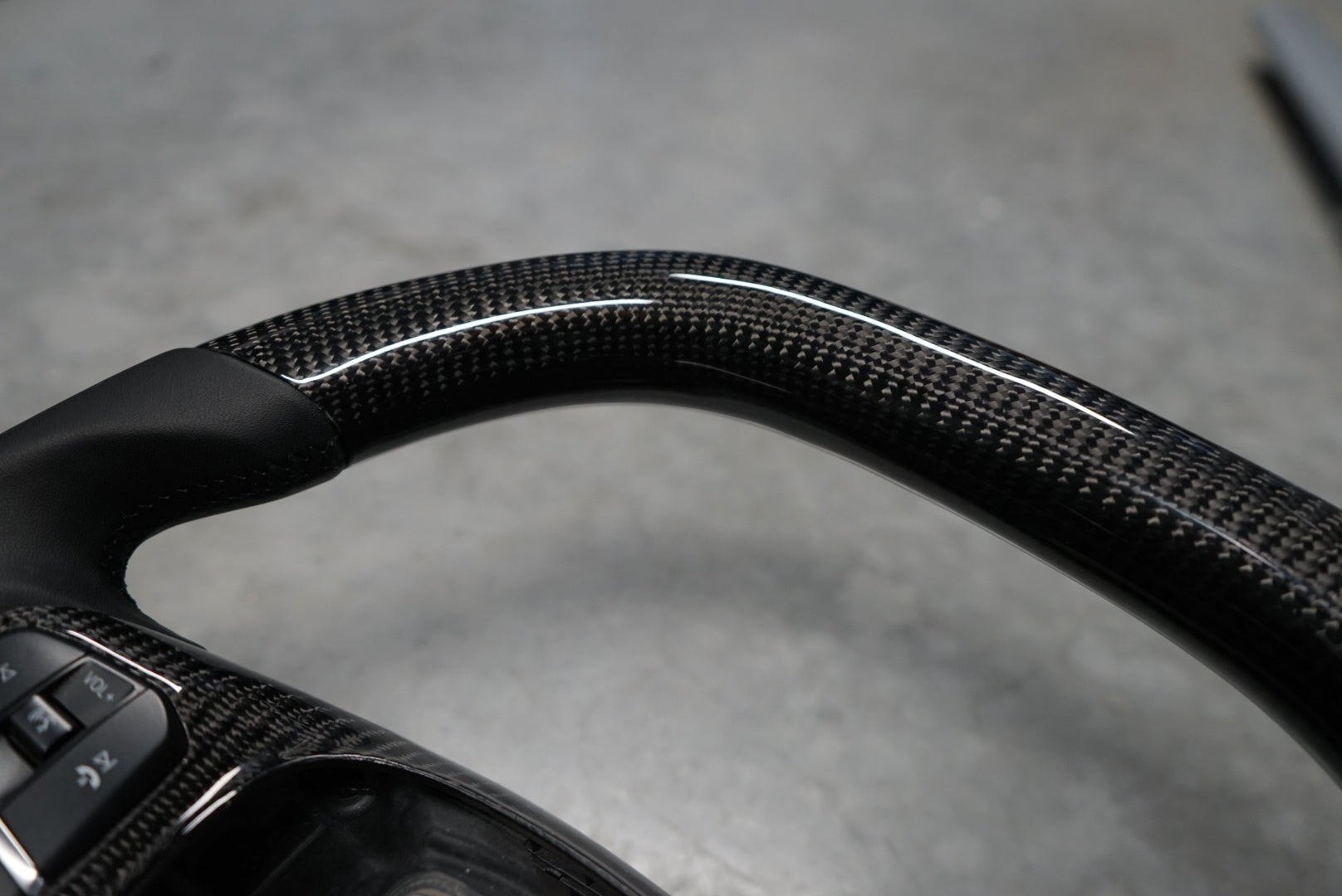 Ford Transit Custom 2018+ Carbon Fibre Steering Wheel - SWTRANCUS6