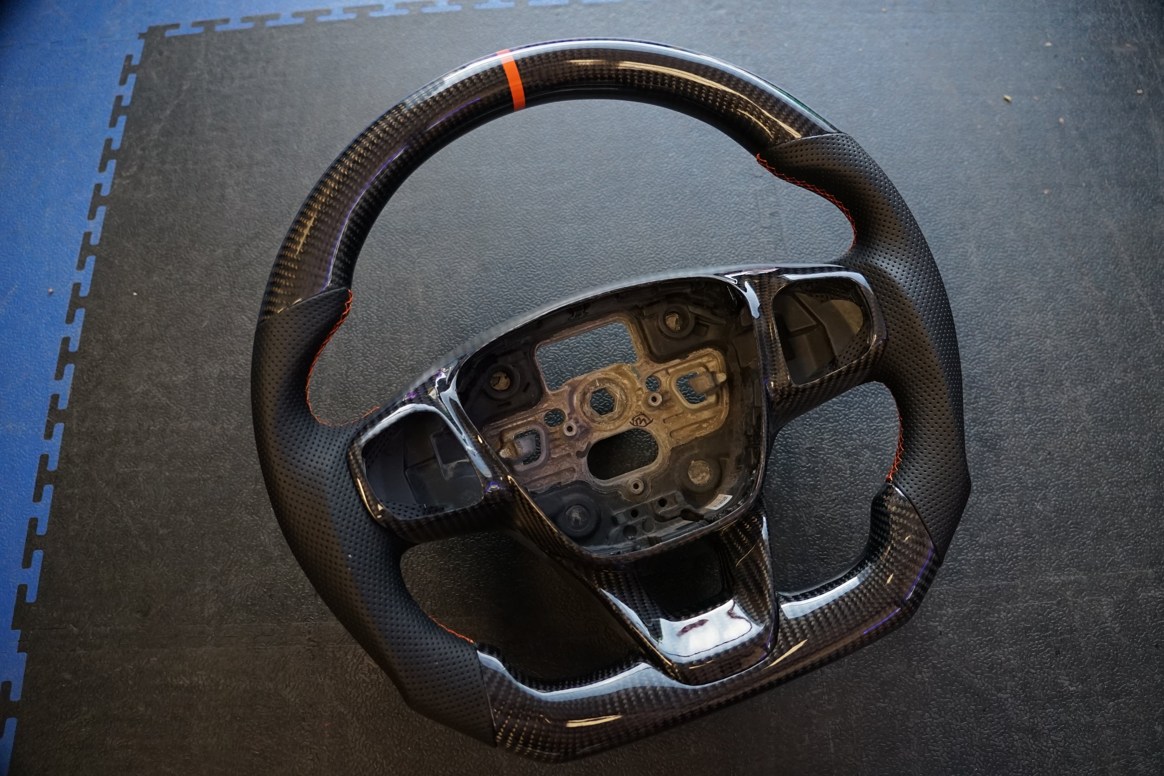 Ford Fiesta MK8 / Focus MK4 Custom Leather Steering Wheel - SWFIESTAMK88