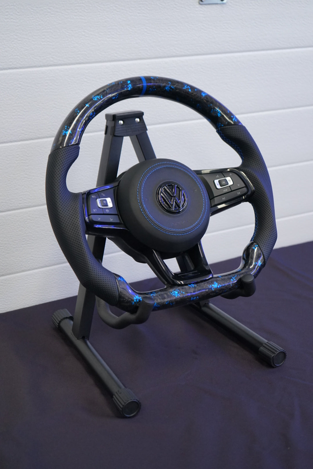 Volkswagen Golf MK7 / MK7.5 Polo MK5 / MK6 Custom Steering Wheel - SWVWGTIR32