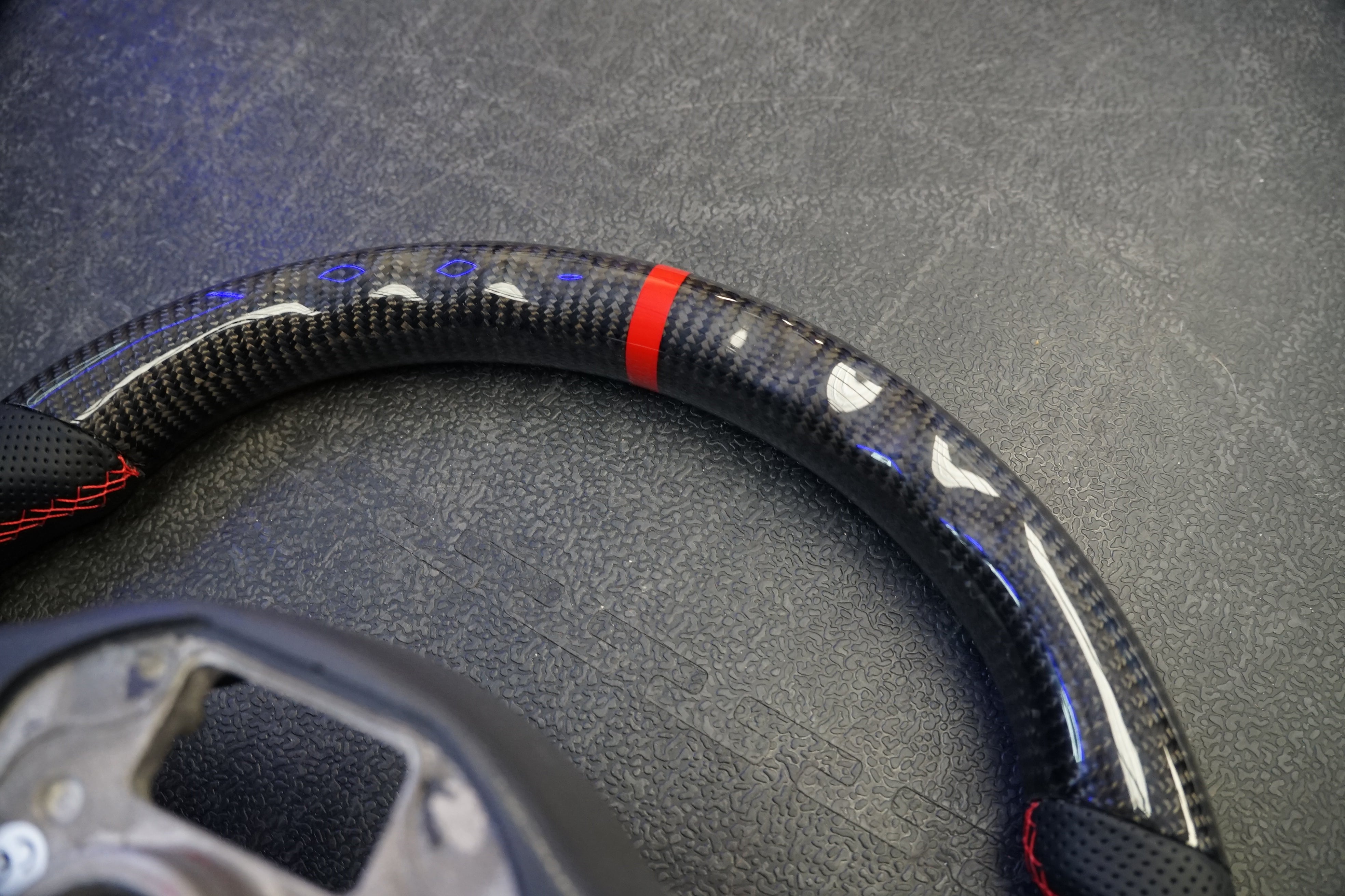 Volkswagen Golf MK7 / MK7.5 Polo MK5 / MK6 Custom Carbon Steering Wheel - SWVWGTIR38