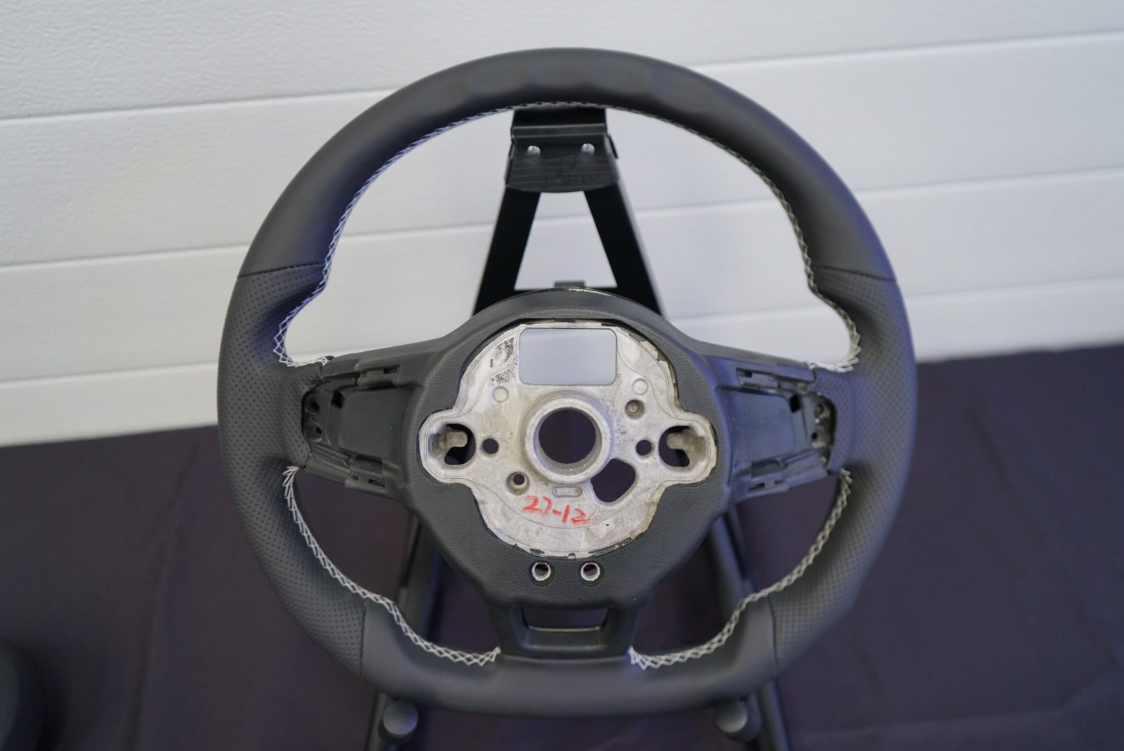 Volkswagen Golf MK7 / MK7.5 Polo MK5 / MK6 Custom Steering Wheel - SWVWGTIR36