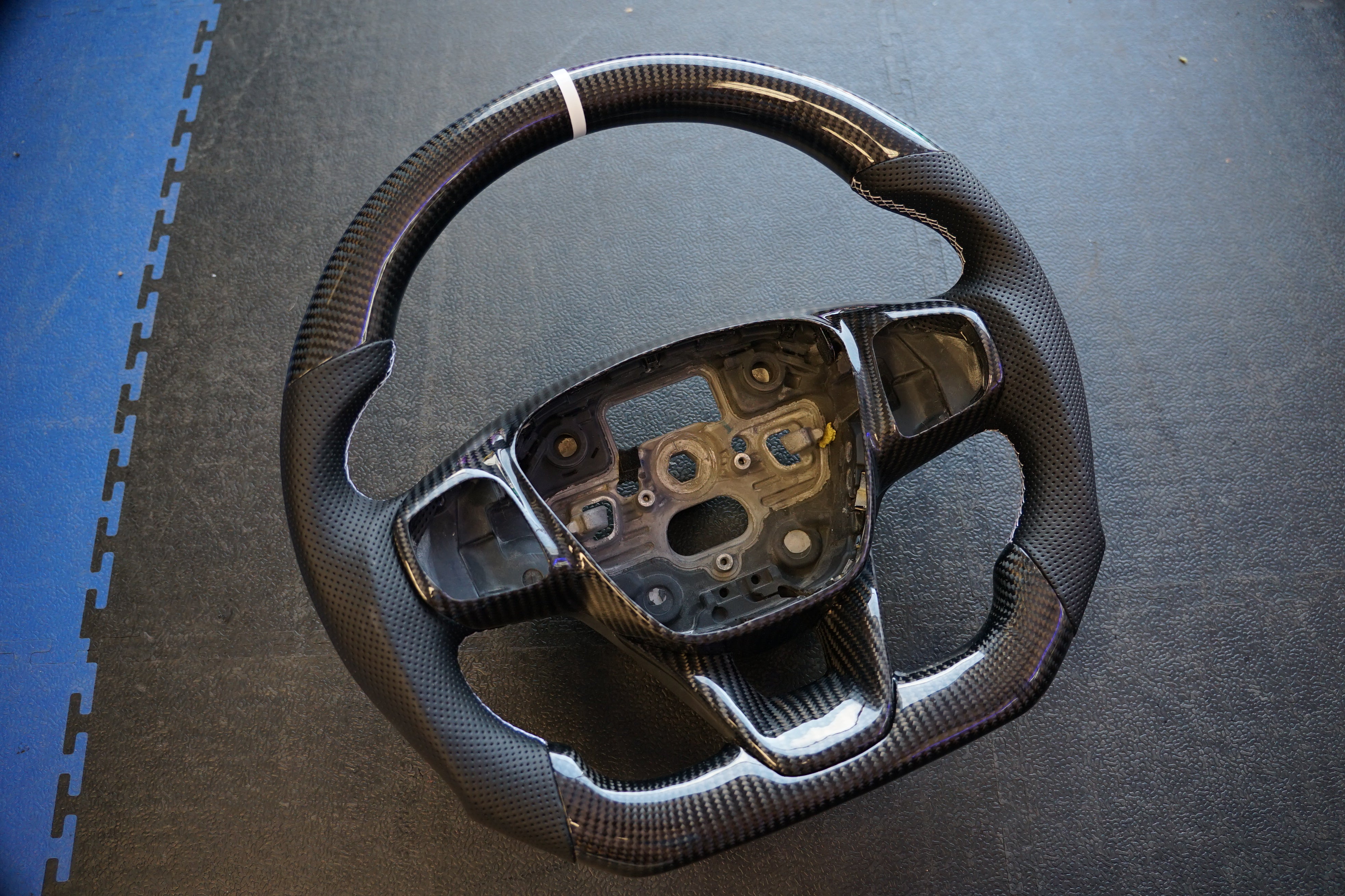 Ford Fiesta MK8 / Focus MK4 Custom Leather Steering Wheel - SWFIESTAMK89