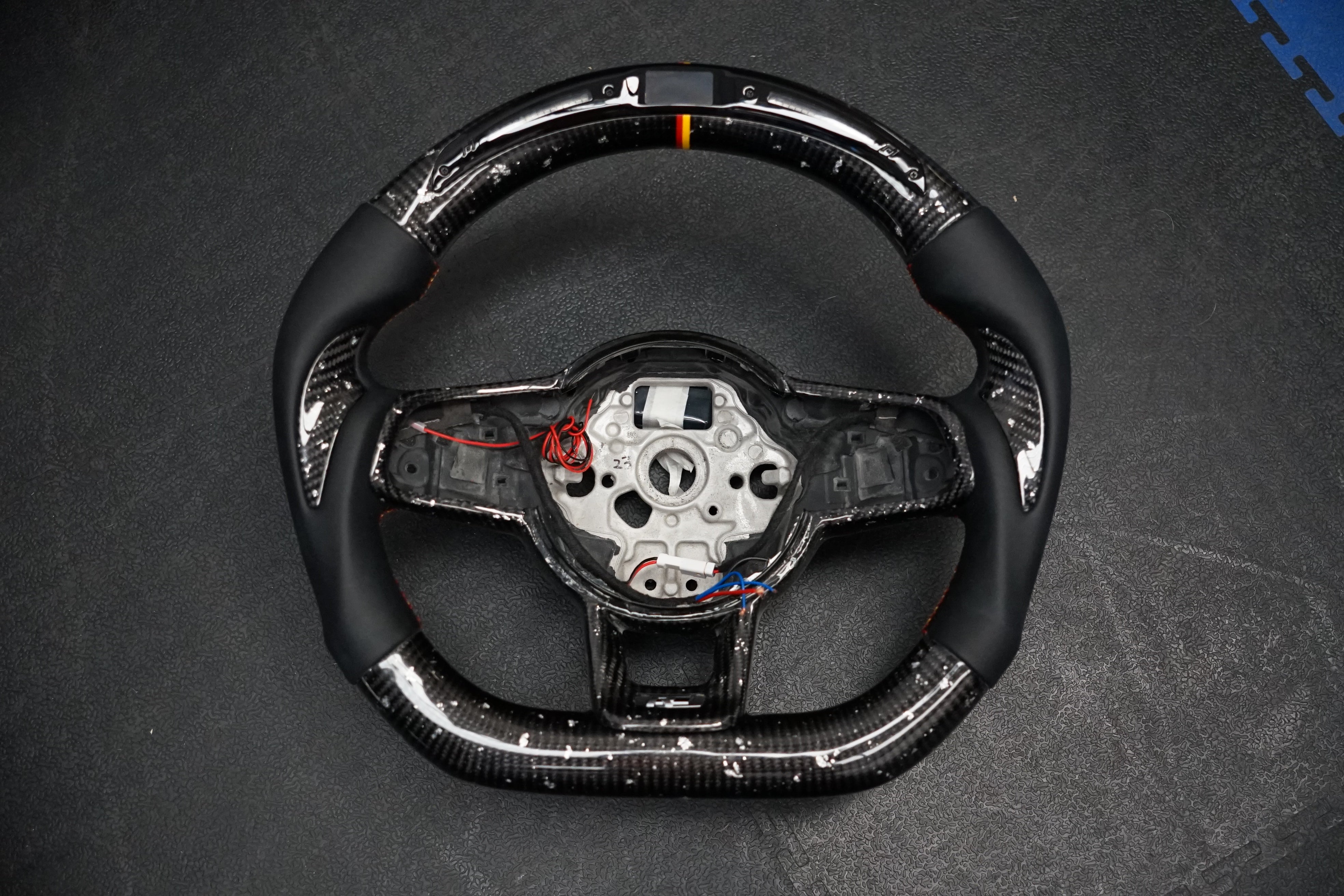 Volkswagen Golf MK7 / MK7.5 Polo MK5 / MK6 Custom Carbon Steering Wheel - SWVWGTIR46