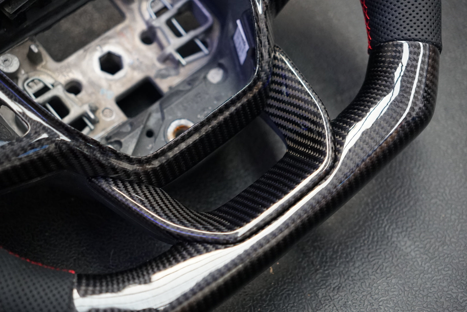 Ford Transit Custom MK9 Carbon Fibre Steering Wheel 2024+ (IN STOCK)