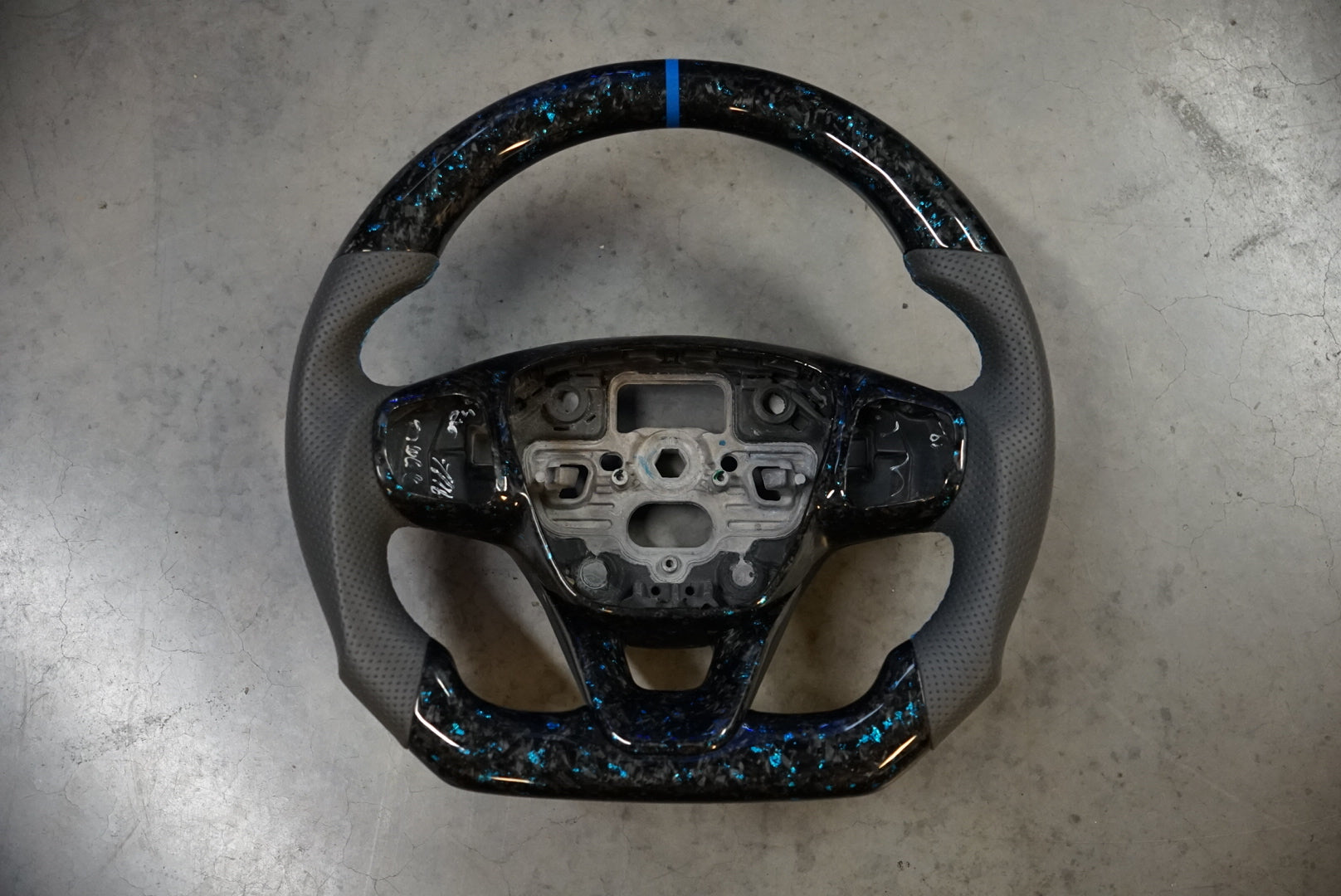 Ford Fiesta MK8 / Focus MK4 / Kuga  / Puma / Custom Leather Steering Wheel - SWFIESTAMK85