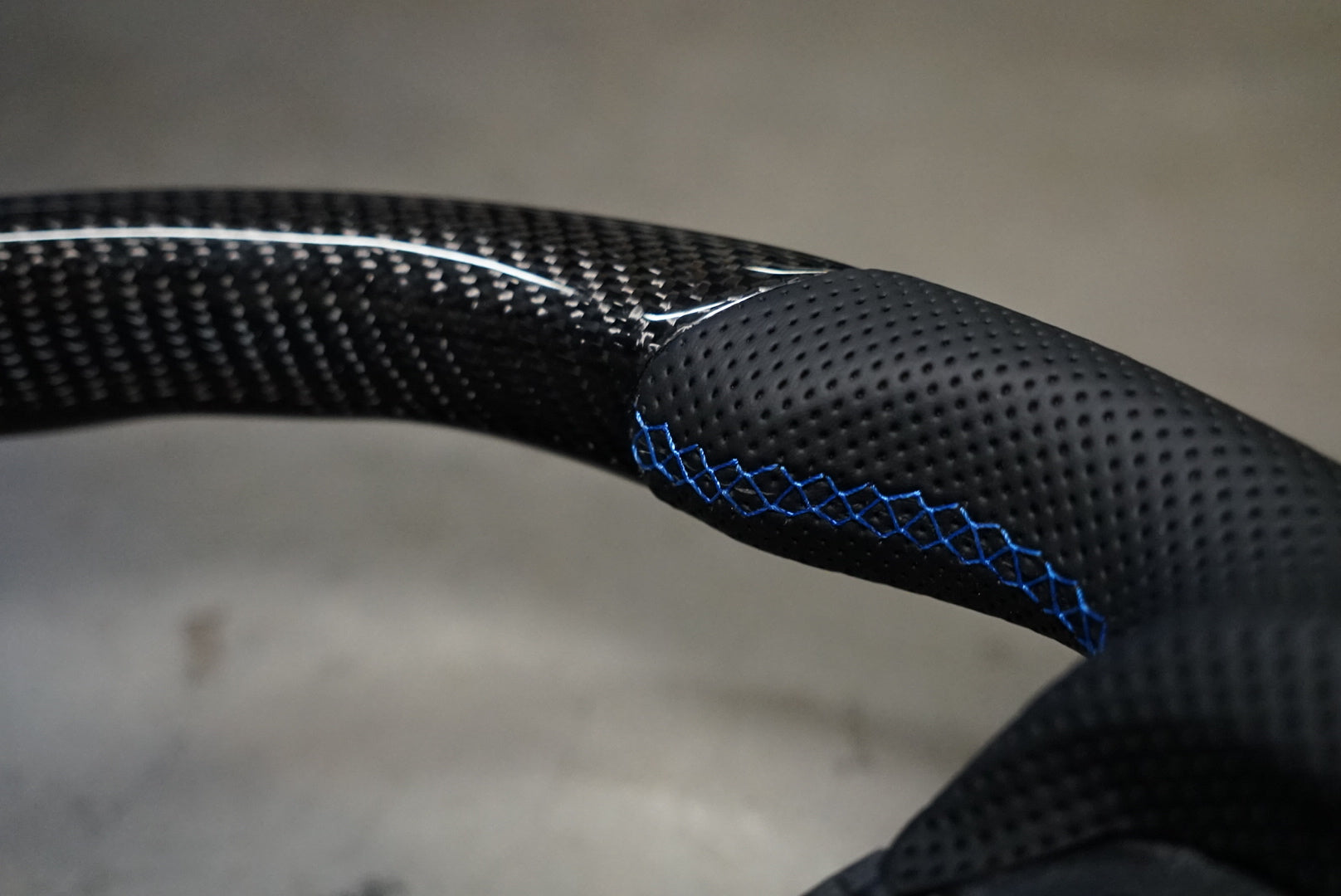 Volkswagen Golf MK7 / MK7.5 Polo MK5 / MK6 Carbon Steering Wheel - SWVWGTIR39