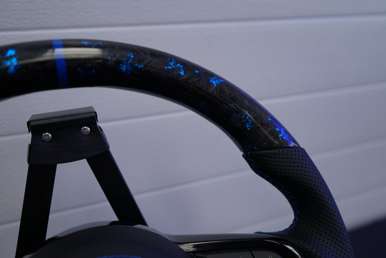 Volkswagen Golf MK7 / MK7.5 Polo MK5 / MK6 Custom Steering Wheel - SWVWGTIR32