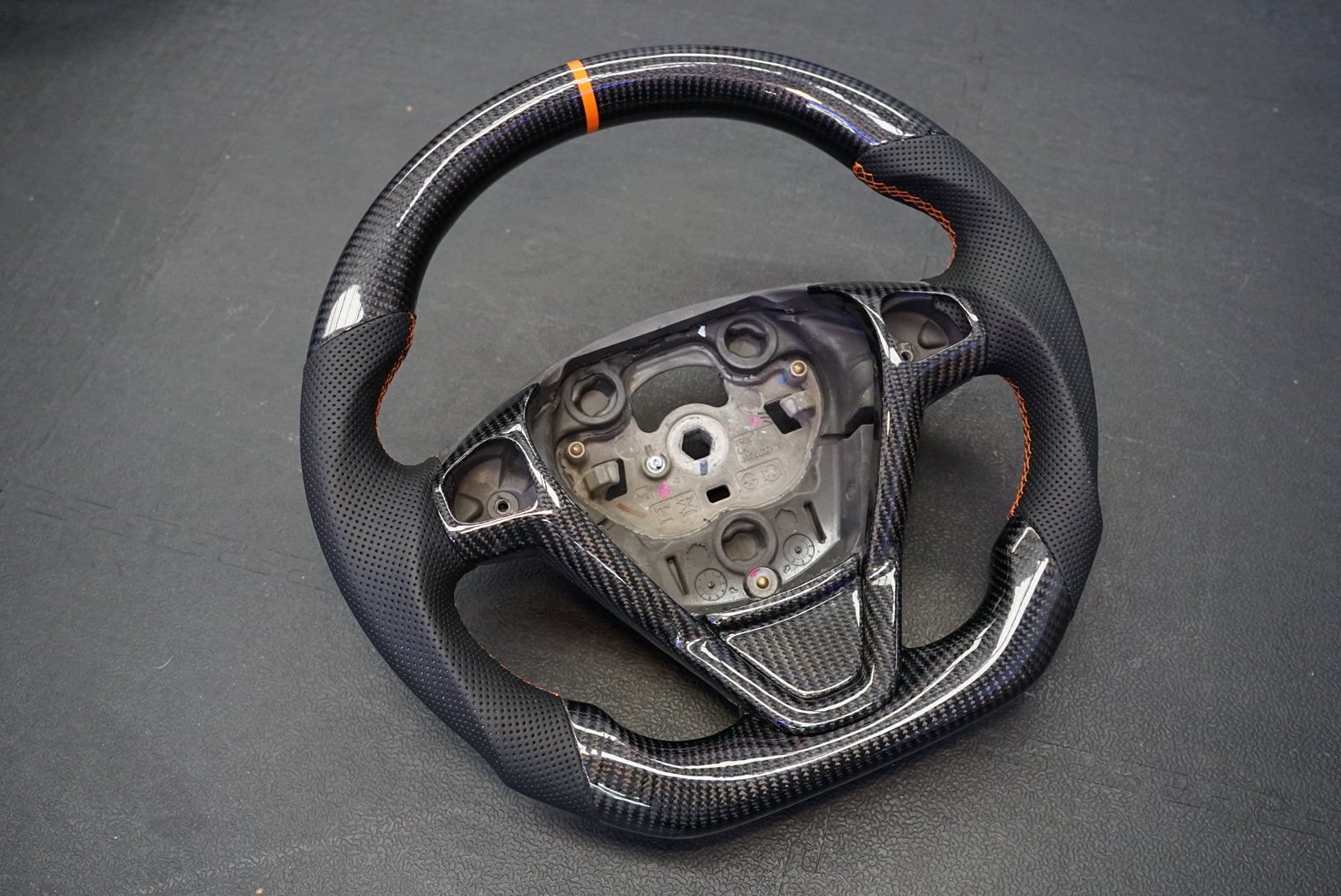 Ford Fiesta MK7 / MK7.5 Carbon Fibre Steering Wheel - SWFIESTA20