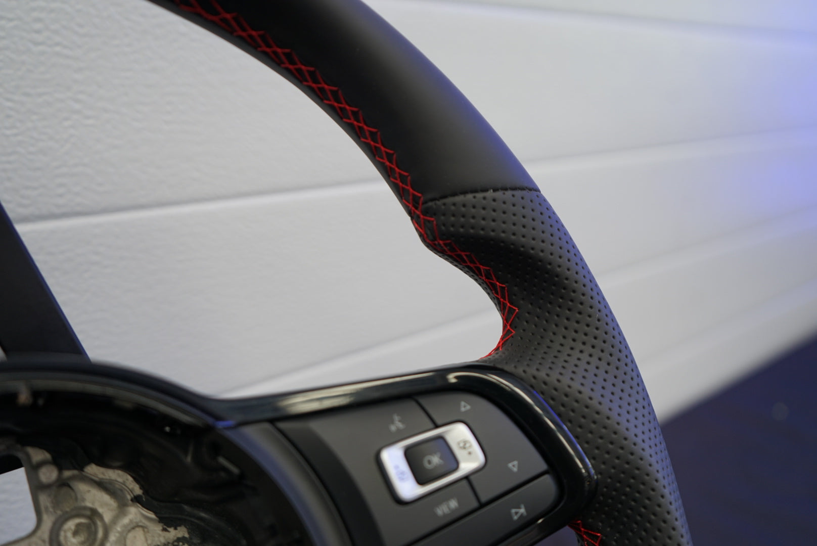 Volkswagen Golf MK7 / MK7.5 Polo MK5 / MK6 Custom Steering Wheel - SWVWGTIR34