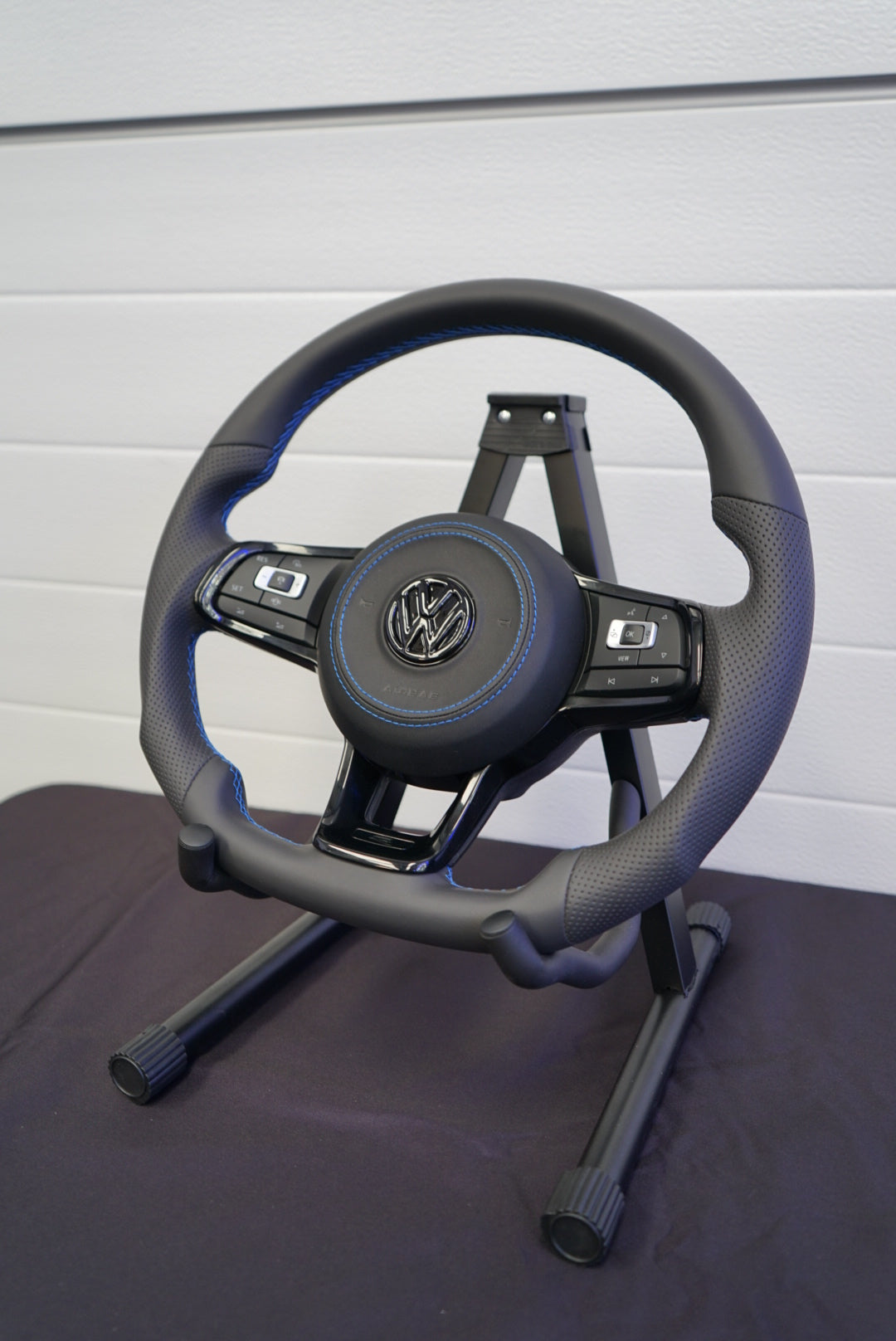 Volkswagen Golf MK7 / MK7.5 Polo MK5 / MK6 Custom Steering Wheel - SWVWGTIR35
