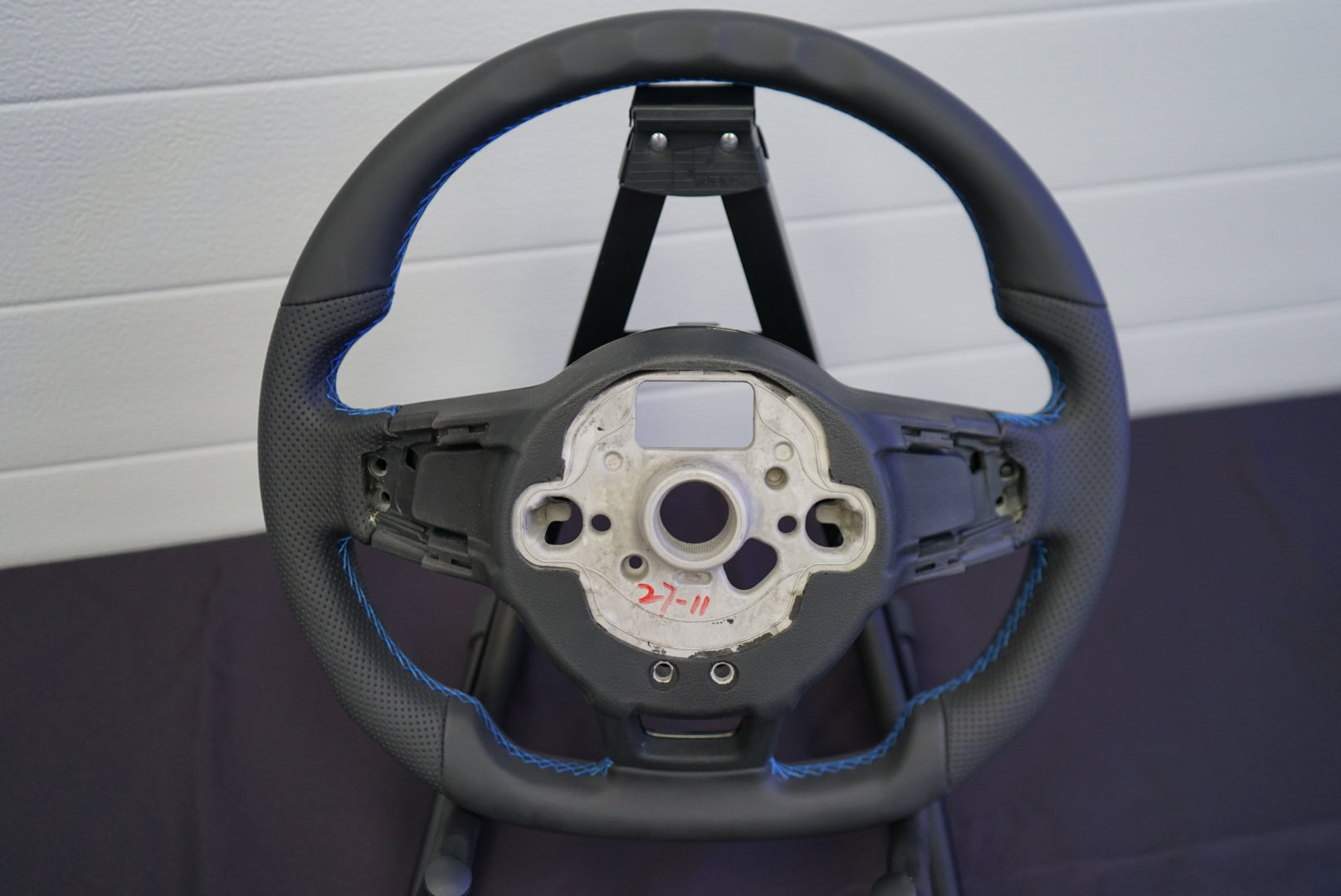 Volkswagen Golf MK7 / MK7.5 Polo MK5 / MK6 Custom Steering Wheel - SWVWGTIR35