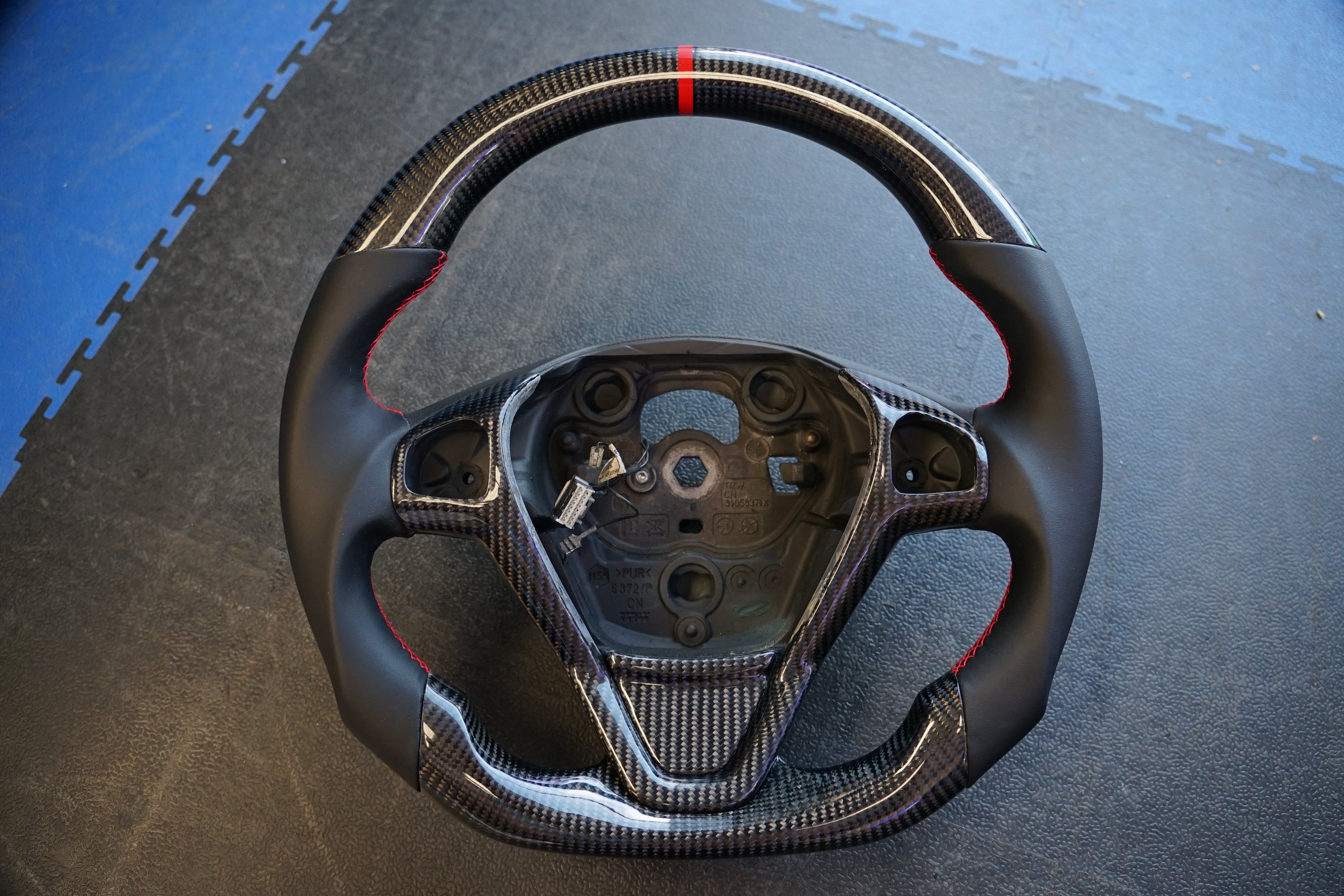 Ford Fiesta MK7 / MK7.5 Carbon Fibre Steering Wheel - SWFIESTA22