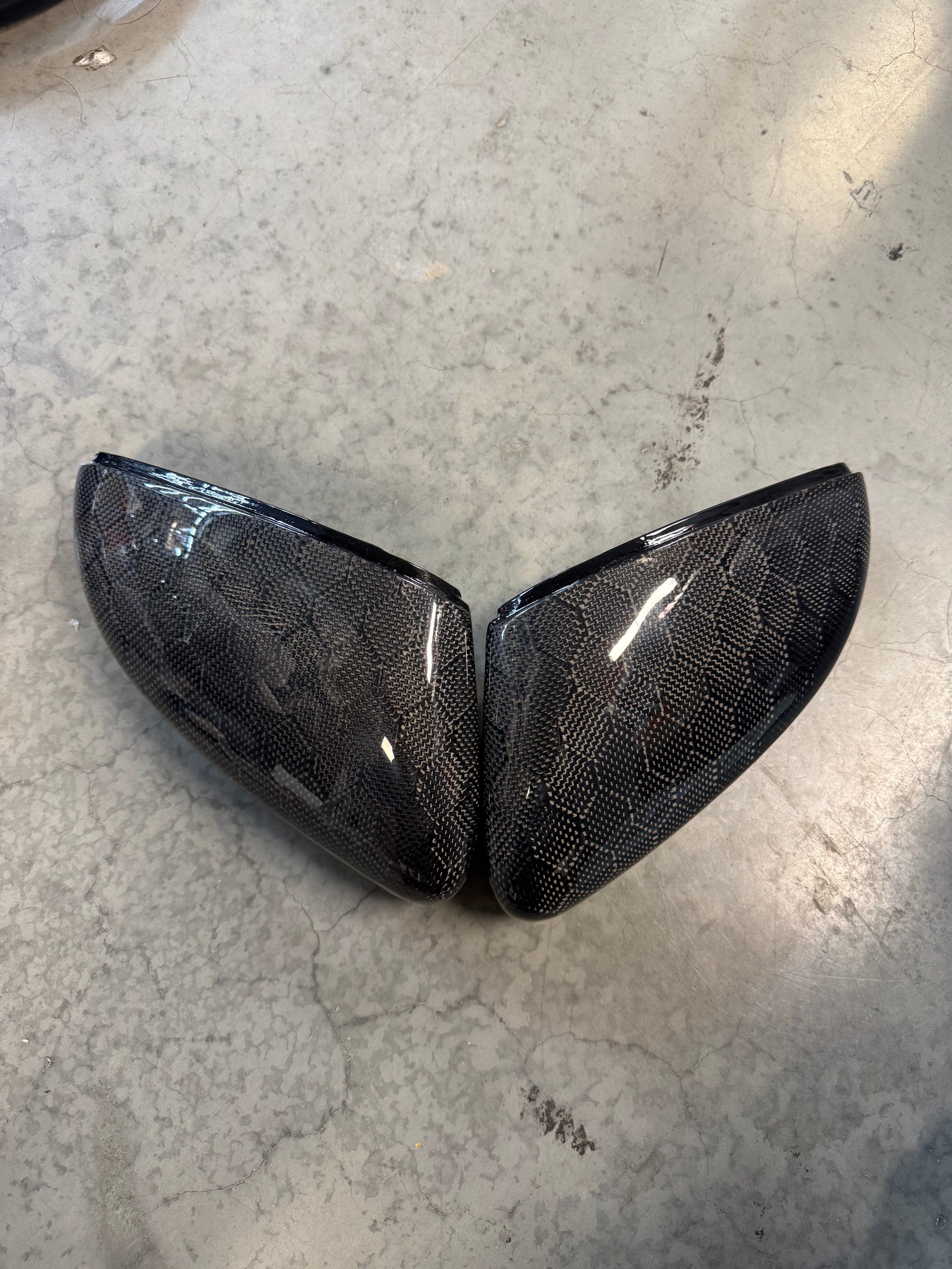 **CLEARANCE**Volkswagen VW Polo Genuine Carbon Fibre Replacement Wing Mirror Covers MK5 6C / 6R (2009-2017 Models) - Carbon Fibre Hex Style