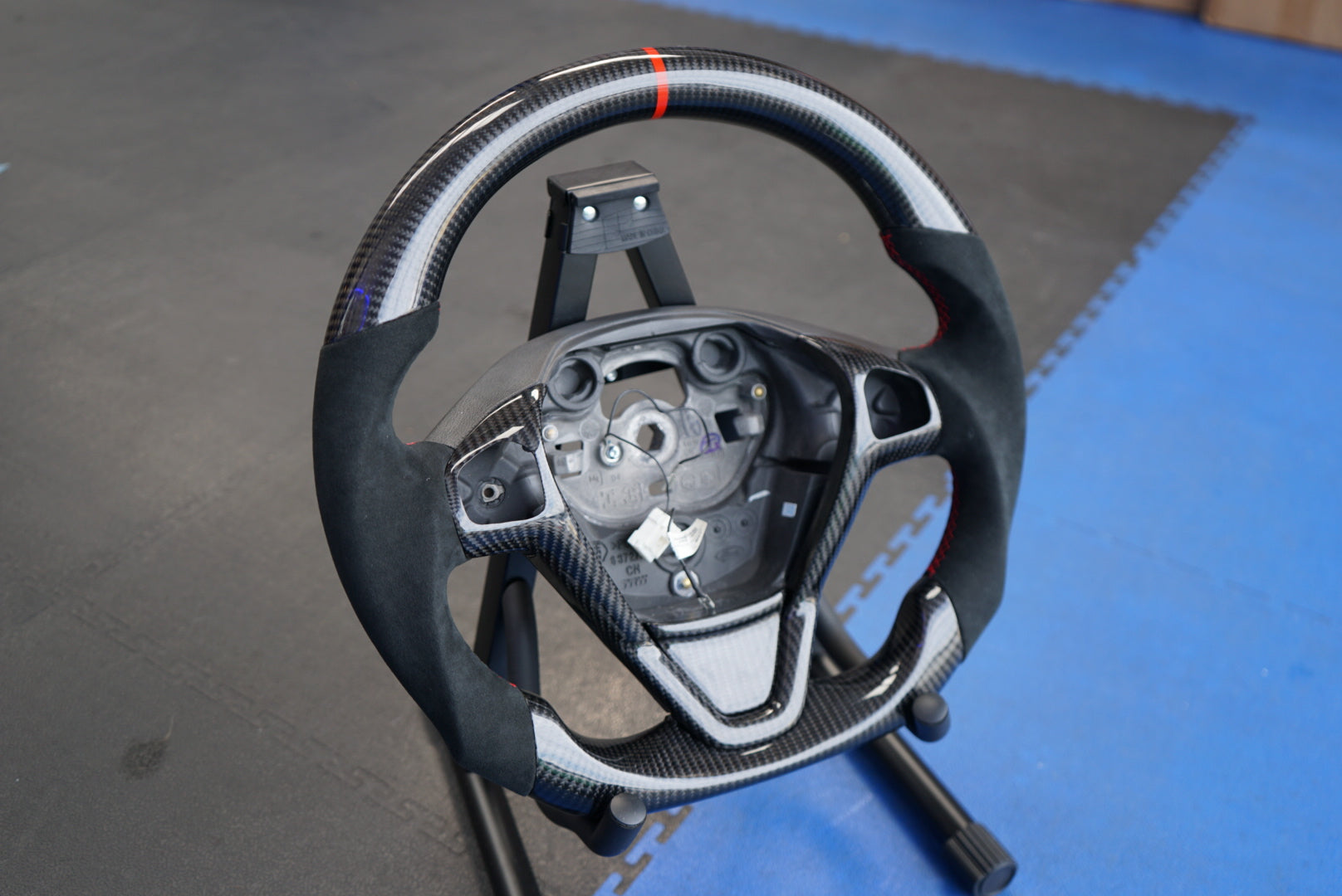 Ford Fiesta MK7 / MK7.5 Carbon Fibre Steering Wheel - SWFIESTA19