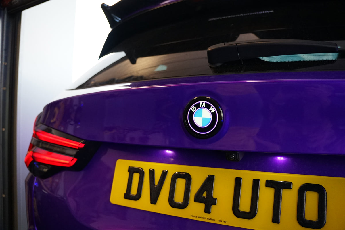 VISIBADGE SPOT Digital LCD Badge for BMW – Illuminated Emblem & Complete Fitting Kit (72mm/82mm)