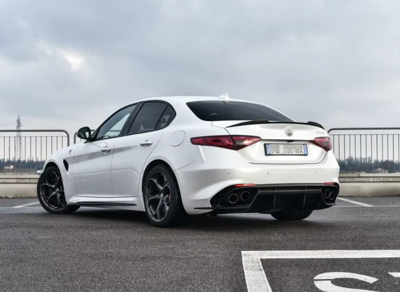 Alfa Romeo Giulia Verde Style Genuine Carbon Fibre Spoiler (2016+ Models)