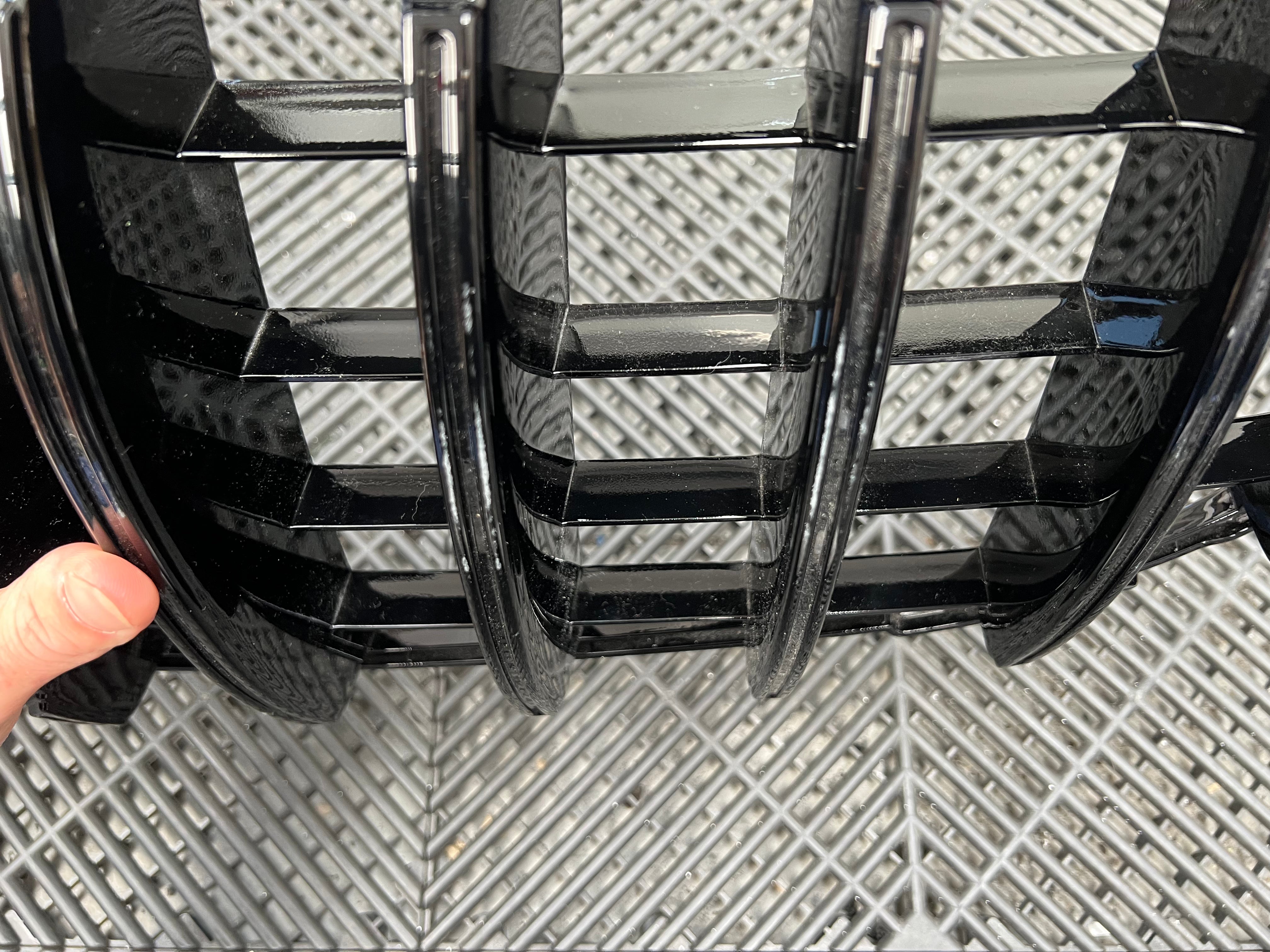 **CLEARANCE-108** Mercedes C Class W205 GT Grille - Full Gloss Black
