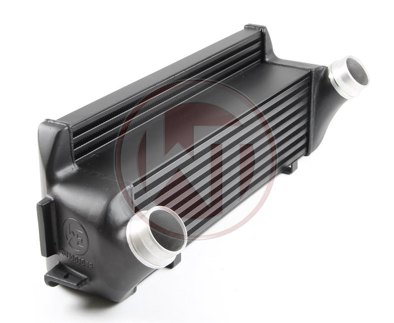 Wagner Tuning BMW F20 F30 EVO1 Competition Intercooler BMW 218i F22 / F23 100KW/136PS (2015-2019) • BMW 220i F22 / F23 135KW/184PS (2014-06/2016) • BMW 228i(x) F22 / F23 180KW/245PS (2014-06/2016) • BMW M235i(x) F22/F23 240KW/326PS (2014-2016) • BMW M2 F87 272KW/370PS (2016-2018) • BMW 218d F22 / F23 103-110KW/143-150PS (2014-2019) • BMW 220d(x) F22 / F23 135-140KW/184-190PS (20142019) • BMW 225d F22 / F23 160-165KW/218-224PS (2014-2019